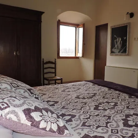 La Riera فندق مبيت وإفطار 3*